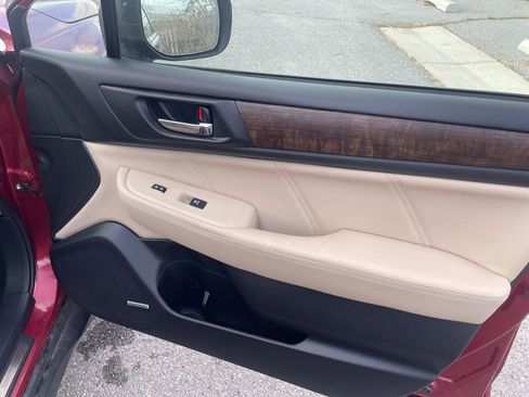 Used 2018 Subaru Outback 3.6R Limited image 17