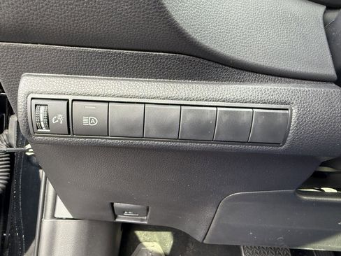 Used 2025 Toyota Corolla XSE image 24