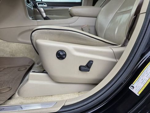 Used 2017 Jeep Grand Cherokee Overland RWD image 14