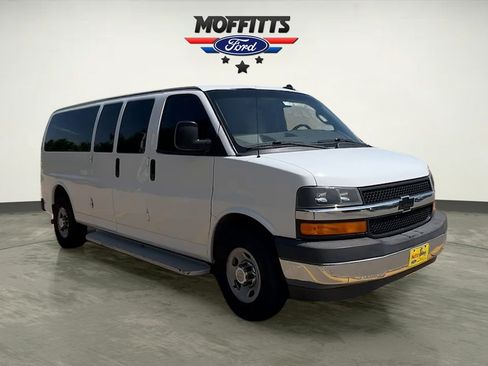 Used 2017 Chevrolet Express 3500 LT w/ LT Preferred Equipment Group RWD image 7