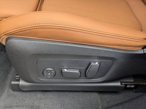 Used 2025 BMW X4 xDrive30i w/ Premium Package AWD/4WD image 4