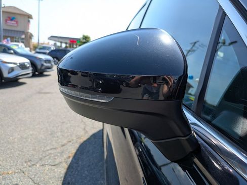 Used 2022 Volkswagen Tiguan SE w/ Panoramic Sunroof Package AWD/4WD image 13