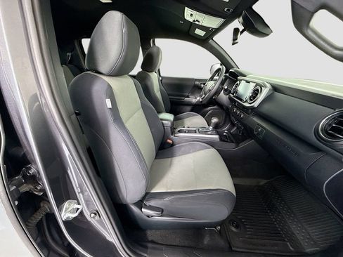 Used 2021 Toyota Tacoma TRD Sport w/ Technology Package RWD image 20
