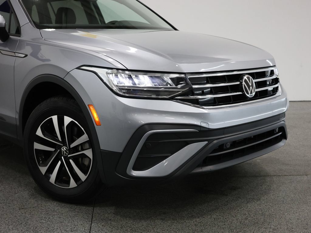 Certified 2023 Volkswagen Tiguan S AWD/4WD image 3