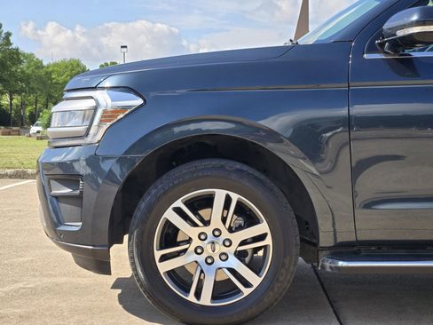 Used 2023 Ford Expedition XLT RWD image 11