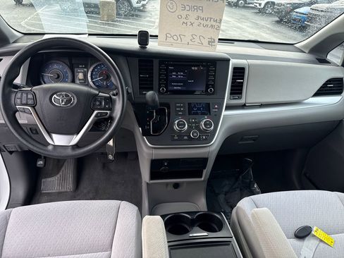 Used 2020 Toyota Sienna LE image 16