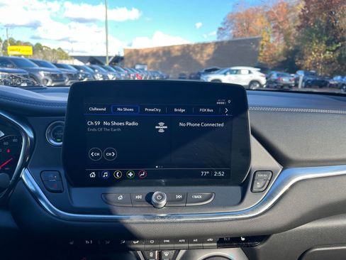 Used 2025 Chevrolet Blazer LT image 18