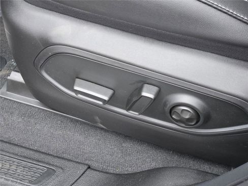 New 2025 Jeep Grand Cherokee Altitude image 25