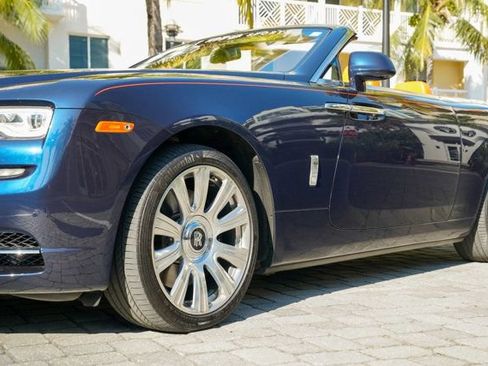 Used 2016 Rolls-Royce Dawn image 43