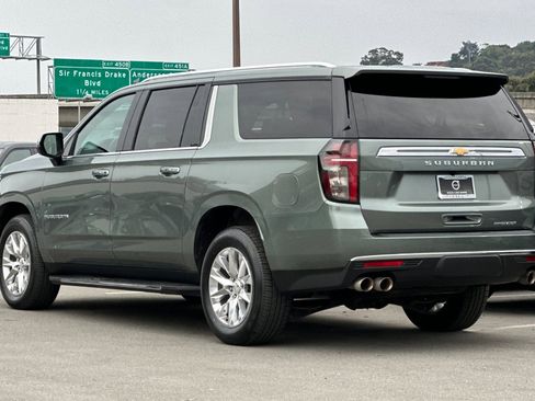 Used 2023 Chevrolet Suburban Premier image 6