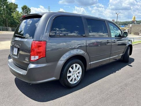 Used 2017 Dodge Grand Caravan GT FWD image 3
