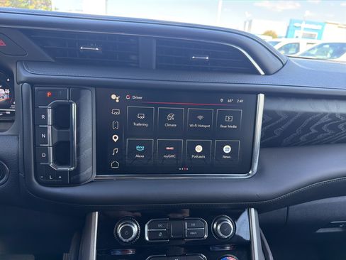 Used 2023 GMC Yukon Denali AWD/4WD image 23
