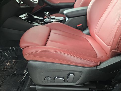 Certified 2024 BMW X3 xDrive30i w/ Premium Package image 32