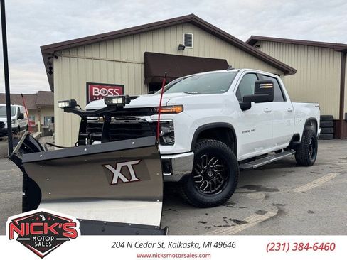 Used 2025 Chevrolet Silverado 2500 LT w/ Convenience Package AWD/4WD image 1