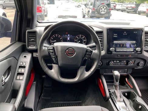 Used 2024 Nissan Frontier PRO-4X w/ Technology Package AWD/4WD image 17