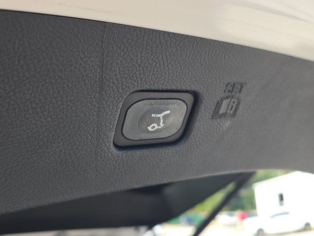 Used 2022 Ford Edge Titanium AWD/4WD image 15