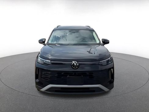 Used 2026 Volkswagen Tiguan SE AWD/4WD image 4