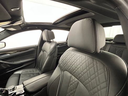 Used 2023 BMW 540i xDrive w/ Premium Package image 29