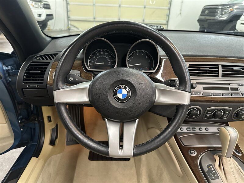 Used 2003 BMW Z4 3.0i RWD image 15