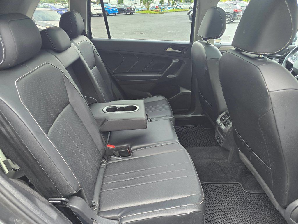 Used 2022 Volkswagen Tiguan SE AWD/4WD image 8