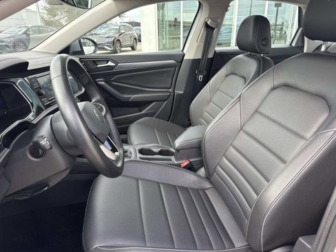 Used 2024 Volkswagen Jetta SE FWD image 15
