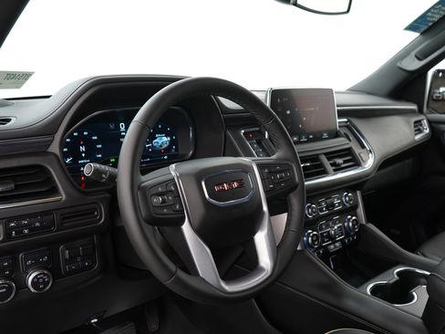 Used 2024 GMC Yukon SLT w/ SLT Luxury Package AWD/4WD image 27