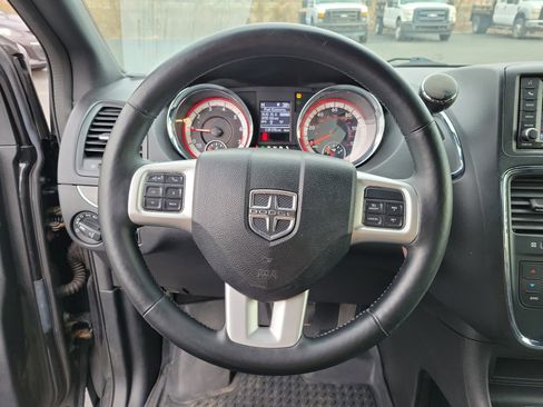 Used 2018 Dodge Grand Caravan GT image 21