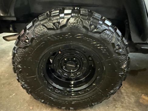 Used 2017 Jeep Wrangler Unlimited Sport w/ Quick Order Package 24S image 27