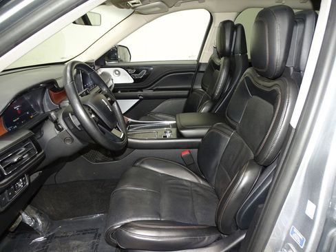 Used 2020 Lincoln Aviator Reserve w/ Equipment Group 202A image 9
