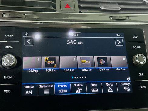 Used 2024 Volkswagen Tiguan Wolfsburg Edition image 19