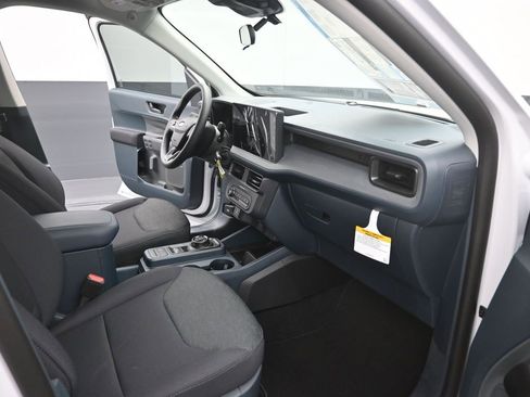 New 2025 Ford Maverick XL image 24