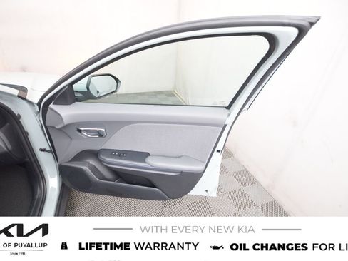 New 2025 Kia K4 EX image 15