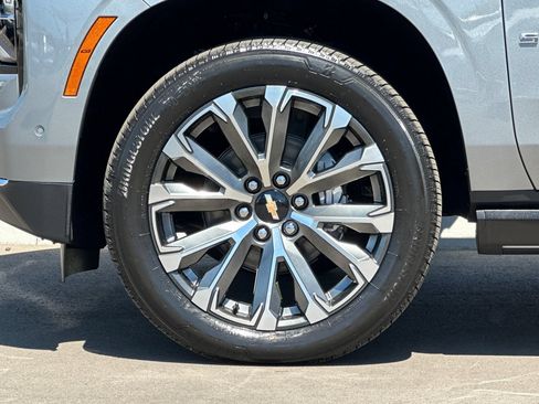 New 2026 Chevrolet Suburban High Country AWD/4WD image 27