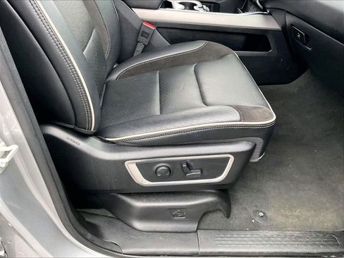 Used 2024 RAM 1500 Laramie AWD/4WD image 35