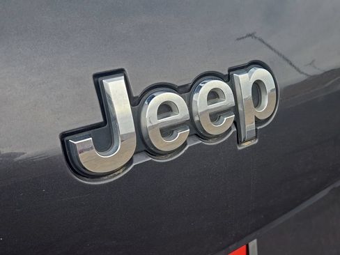 Used 2023 Jeep Grand Cherokee L Laredo AWD/4WD image 42