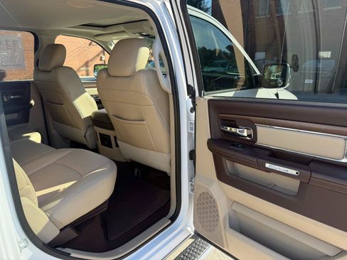 Used 2015 RAM 1500 Laramie w/ Convenience Group AWD/4WD image 17