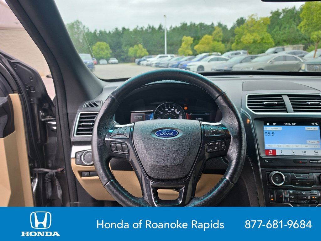Used 2017 Ford Explorer XLT w/ Equipment Group 202A AWD/4WD image 13