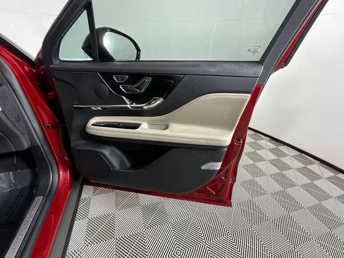 Used 2025 Lincoln Corsair FWD image 20