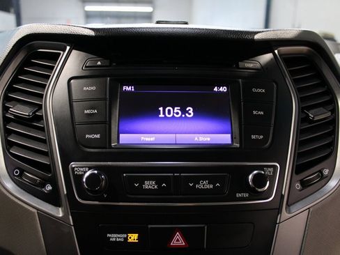 Used 2017 Hyundai Santa Fe Sport image 17