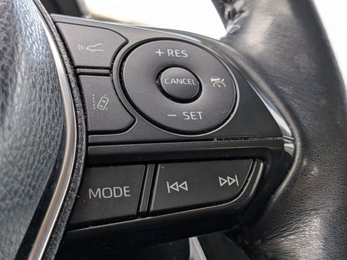 Used 2019 Toyota Camry SE w/ Convenience Package image 12