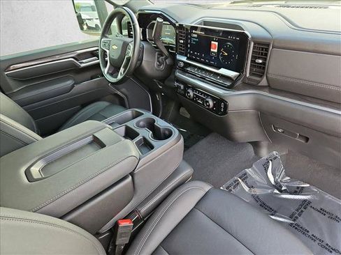 Certified 2025 Chevrolet Silverado 2500 LTZ AWD/4WD image 28