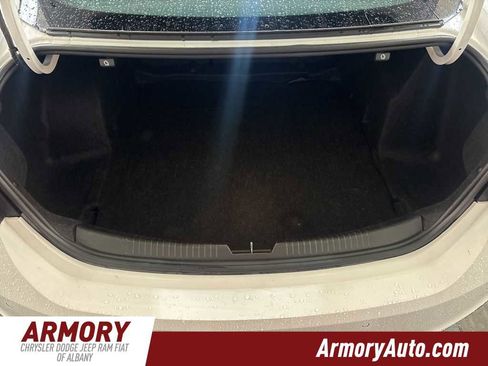 Used 2024 Chevrolet Malibu LT image 28