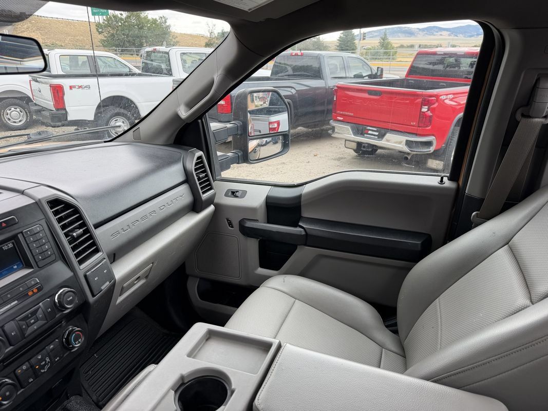 Used 2017 Ford F250 XL w/ Power Equipment Group AWD/4WD image 15