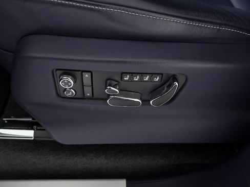 Used 2019 Bentley Bentayga image 15