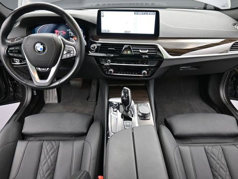 Used 2023 BMW 530i xDrive w/ Premium Package image 13