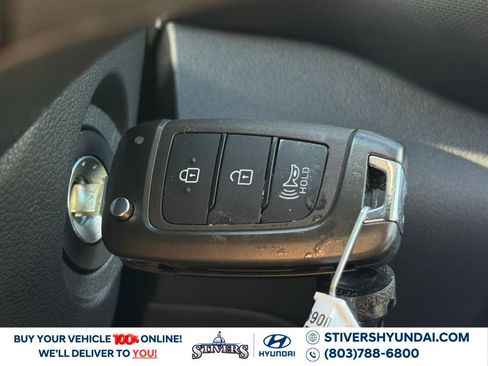 New 2026 Hyundai Venue SE image 28