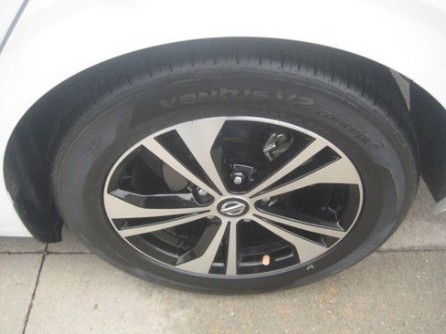 Used 2022 Nissan Sentra SV w/ Trunk Package image 12