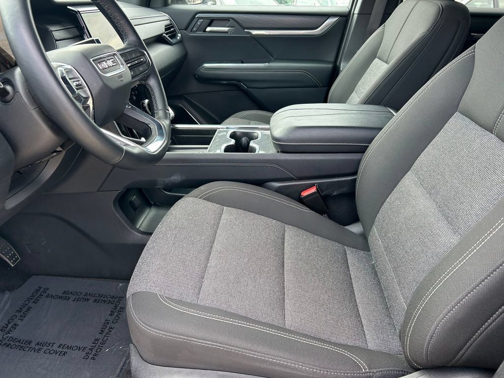 Used 2025 GMC Acadia Elevation FWD image 11