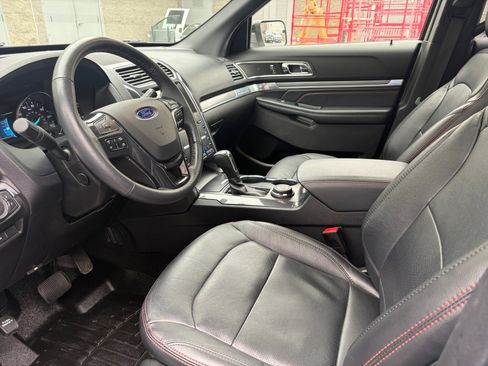 Used 2019 Ford Explorer Sport w/ Equipment Group 401A image 12