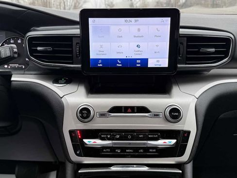 Used 2021 Ford Explorer XLT w/ Equipment Group 202A image 21